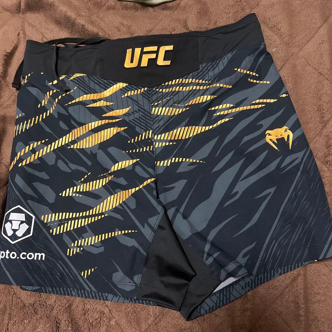 UFC VENUM ファイトショーツ XS 黒/金