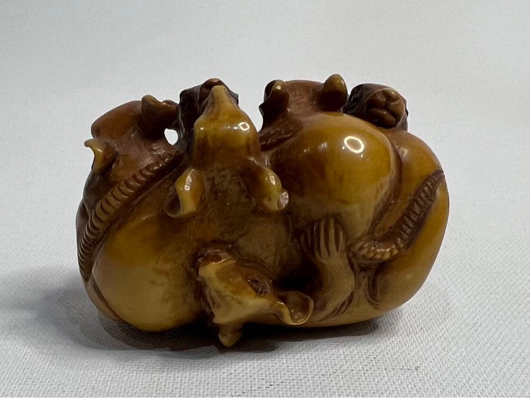 根付【河原明秀作】鼠のむれ ヤシャ染 天然素材 超絶技巧 高円宮コレクション