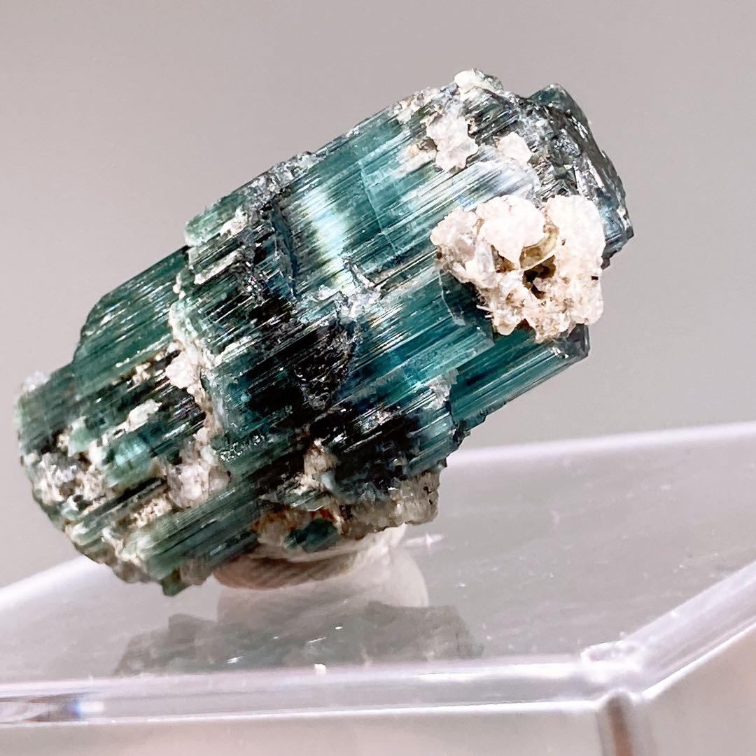 プ*ト様 トルマリン　原石　鉱物標本　200