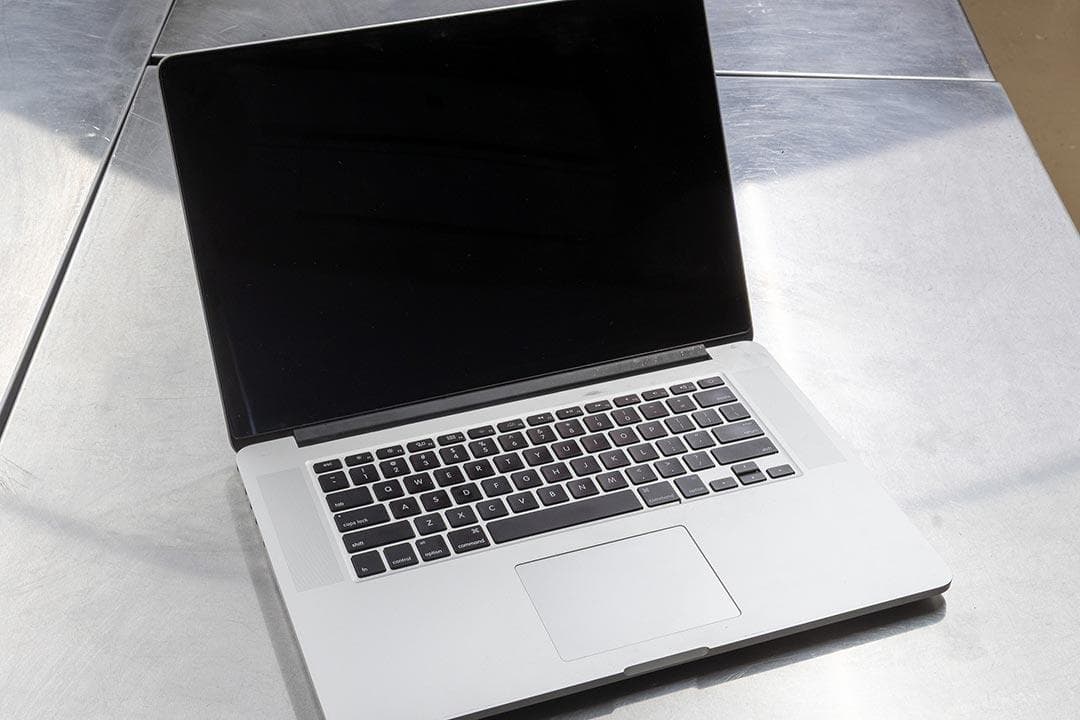 MacBookPro2015 15inch メモリ16GB おまけ付き