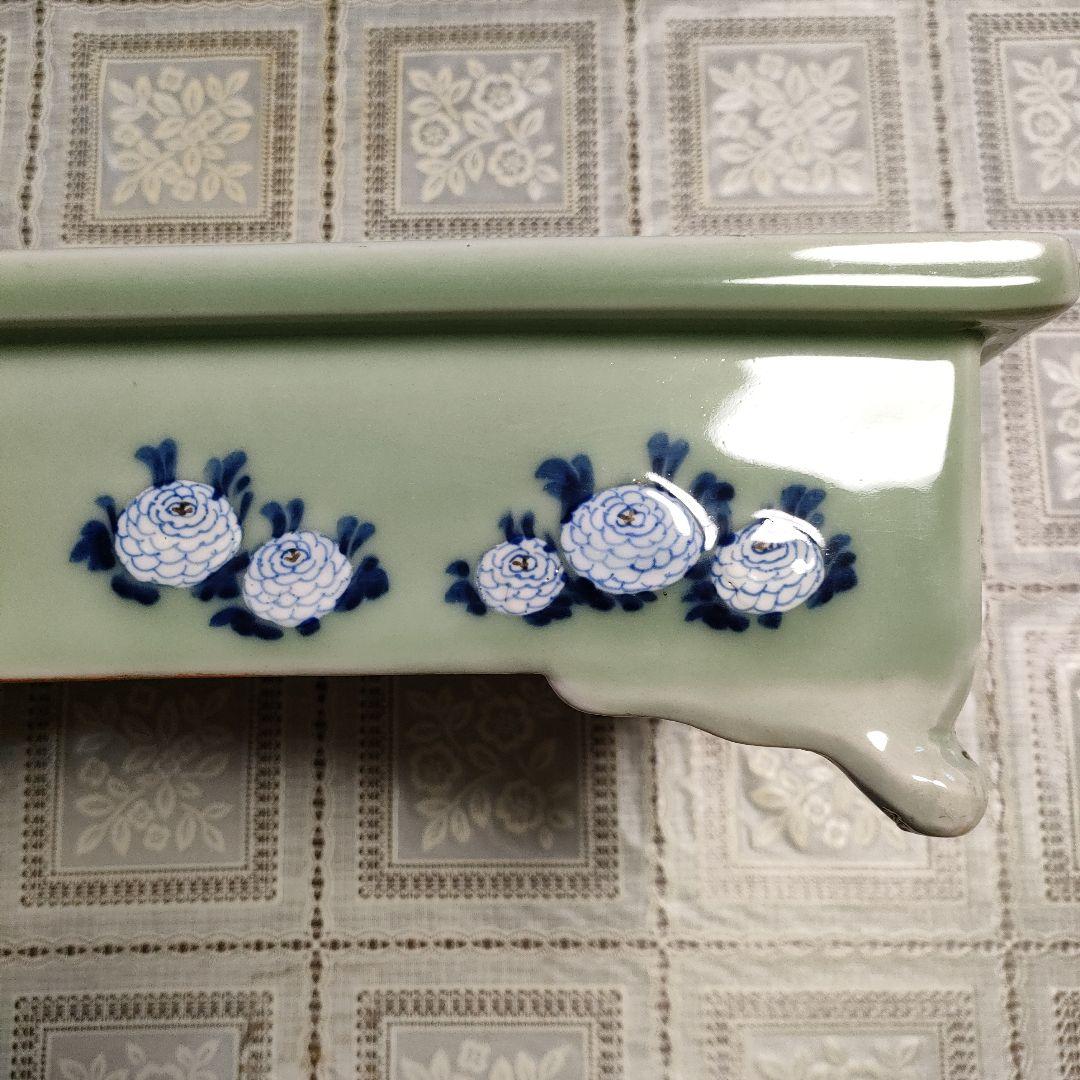 菊花紋様　脚付き長方形青磁水盤　　盆栽鉢　陶磁器