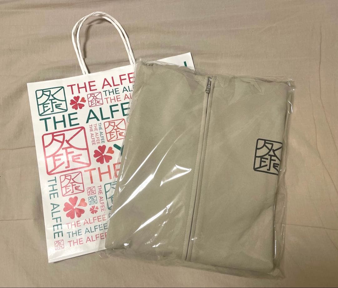 【ショッパーおまけ】ALFEEポテくまくんパーカー（サンドベージュ）