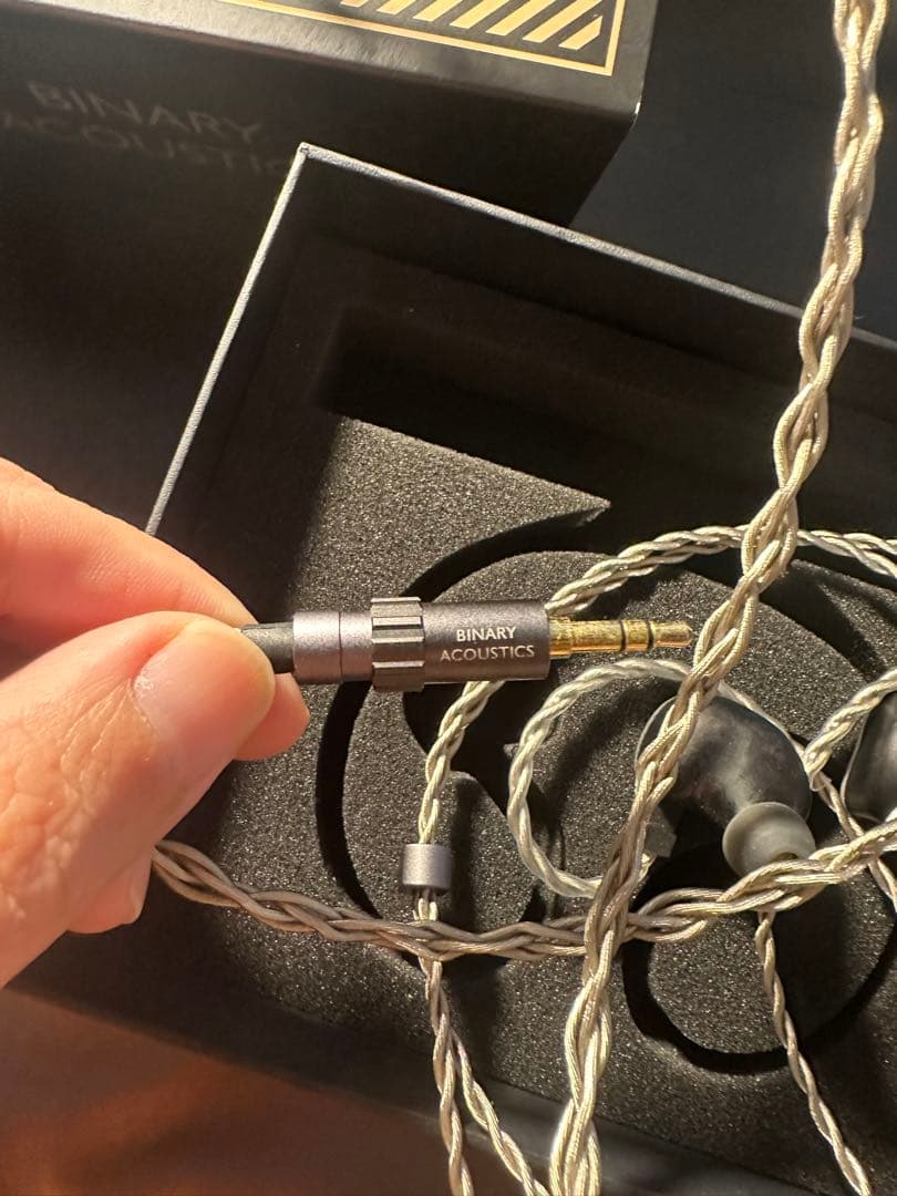 イヤホン Binary Acoustics Dynaquattro