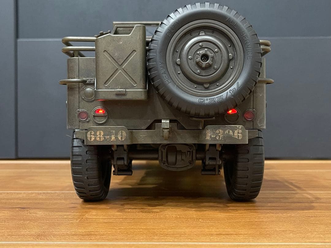 限界値下げウィリスジープ1/10ラジコンc8815ミリタリーウェザリングカスタム