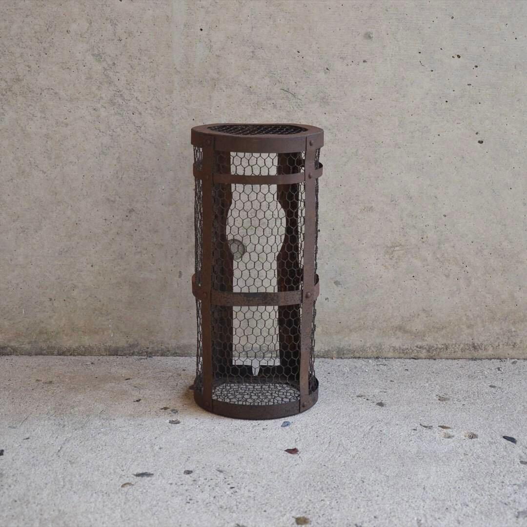 明治時代　鉄製　筒型行燈　置行燈　オブジェ　骨董品　アンティーク　レトロ