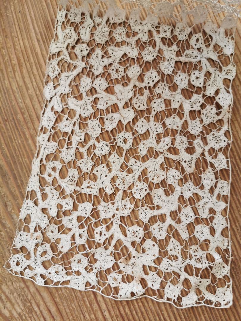 16〜17世紀アンティーク フレミッシュレース 考古学的ボビンレース 45㎝単位