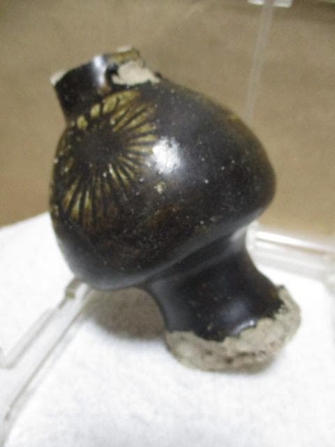 古瀬戸　鉄釉の仏花器　鎌倉ですが　O35-1