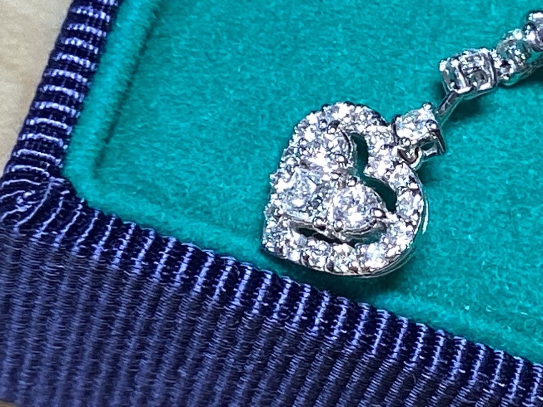 K18WGダイヤモンドピアス　1ct