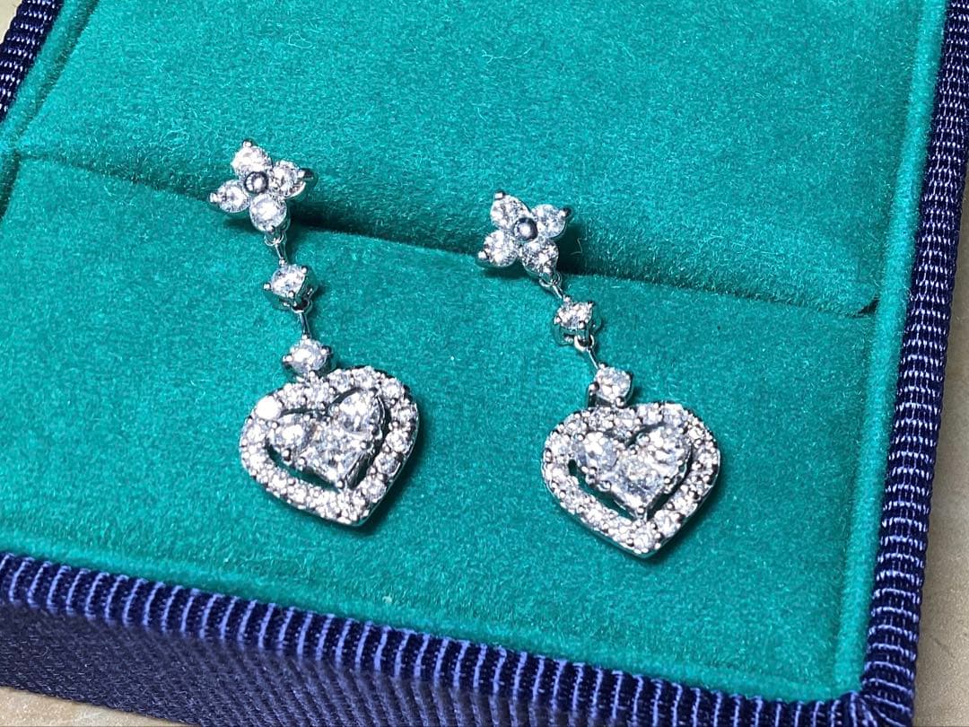 K18WGダイヤモンドピアス　1ct