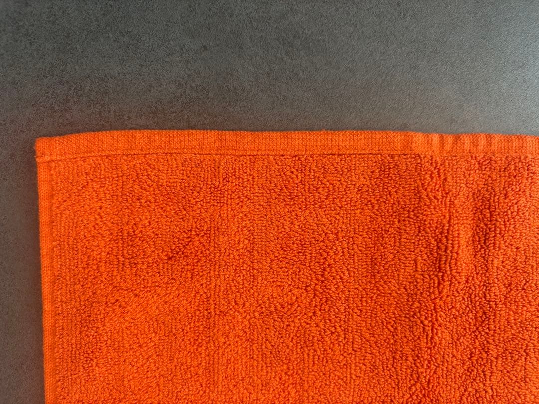 新品未使用　HERMES（エルメス）タオル95x55オレンジ