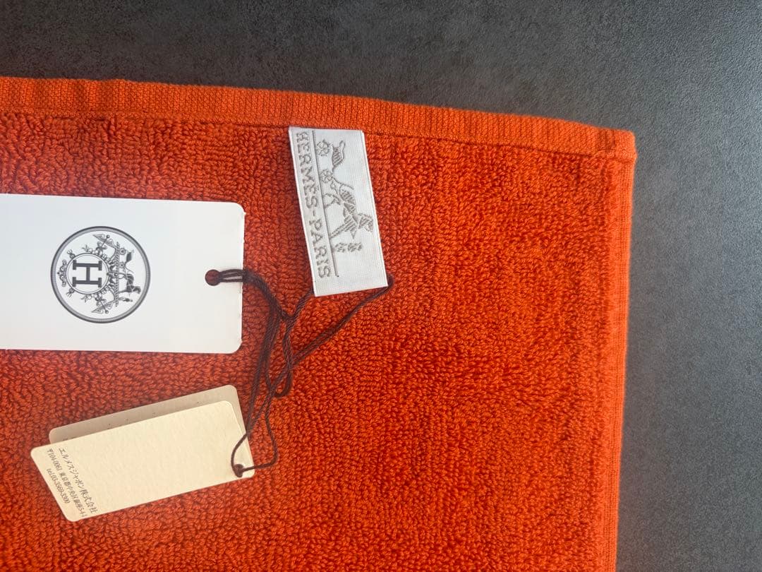 新品未使用　HERMES（エルメス）タオル95x55オレンジ