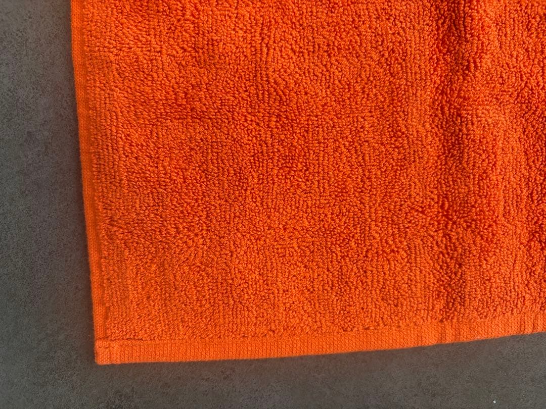 新品未使用　HERMES（エルメス）タオル95x55オレンジ