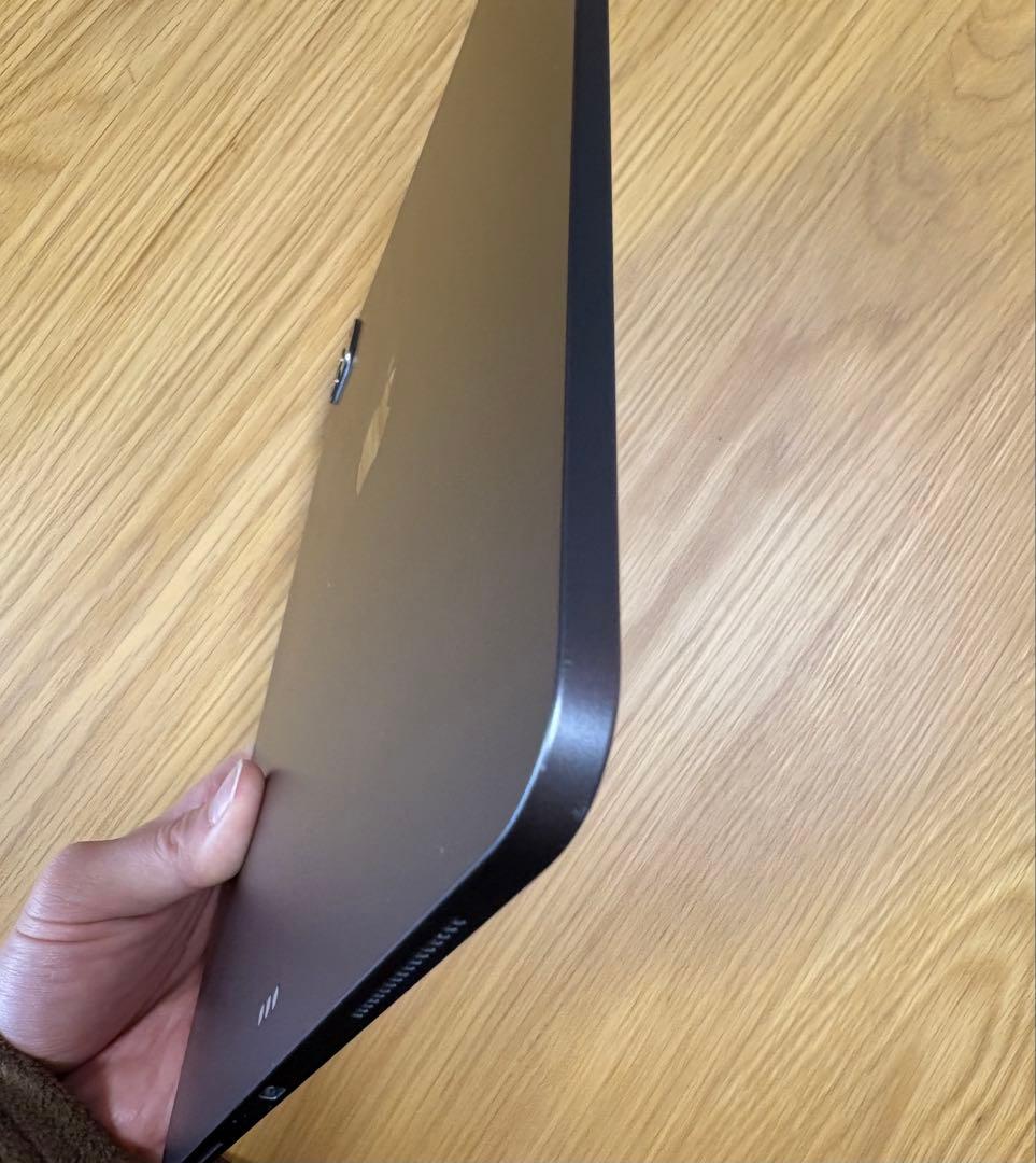 12.9インチ iPad Pro 128GB（第4世代）