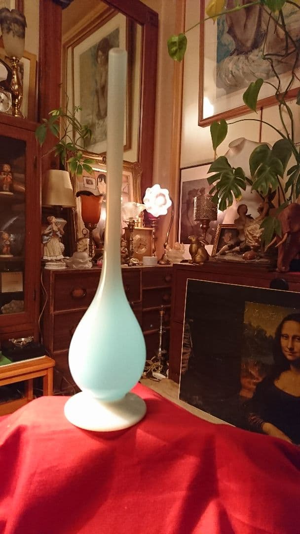 アンティーク オパリン グラス ブルーフラワーベース