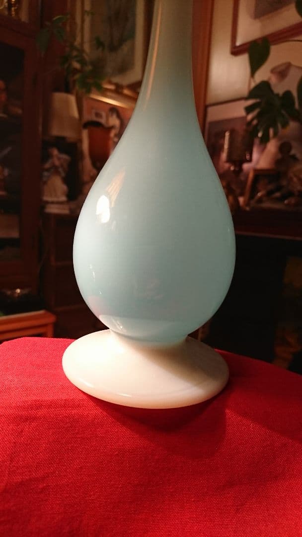 アンティーク オパリン グラス ブルーフラワーベース