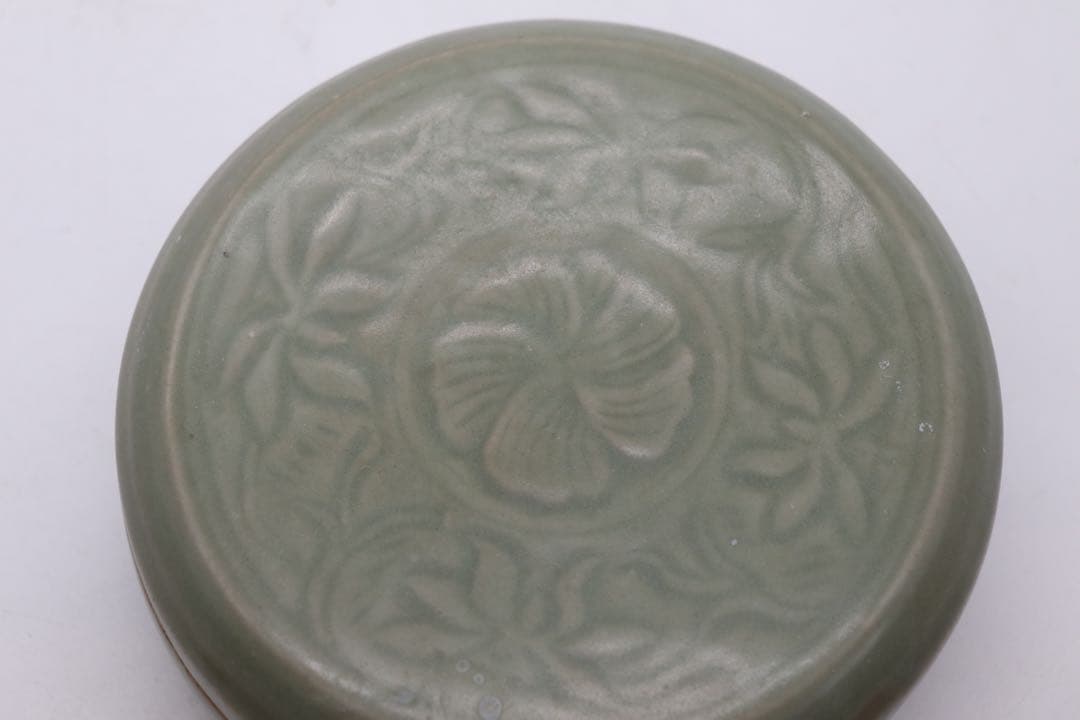 中国　青磁蓋物　青磁　送料込み0406