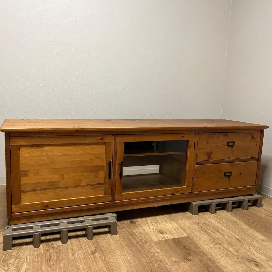 レトロなテレビボード