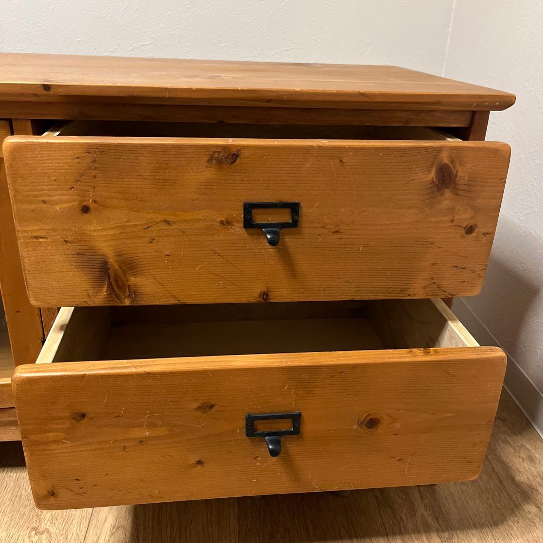 レトロなテレビボード