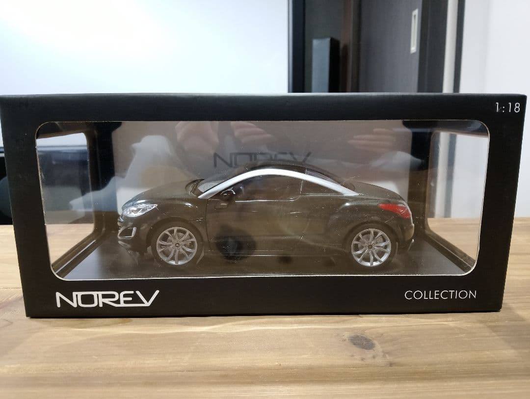 1/18 ノレブ　プジョー　RCZ　ミニカー　グレーメタリック