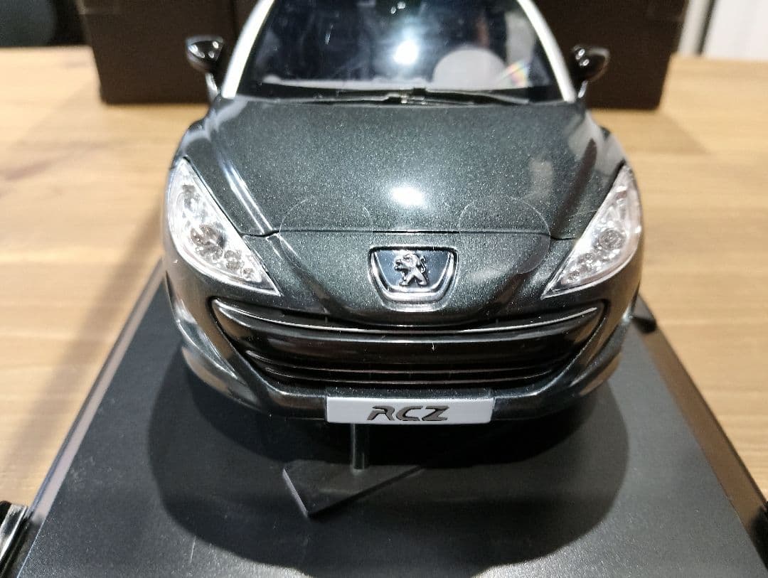 1/18 ノレブ　プジョー　RCZ　ミニカー　グレーメタリック