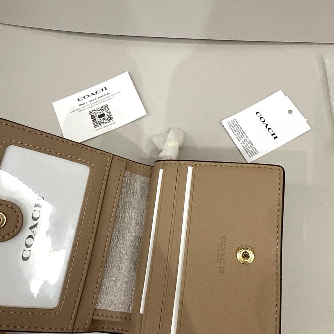 【日本限定】新品未使用coach スナップ ウォレット・フローラル プリント