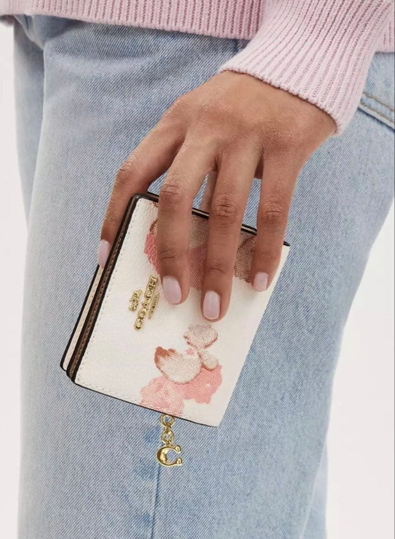 【日本限定】新品未使用coach スナップ ウォレット・フローラル プリント