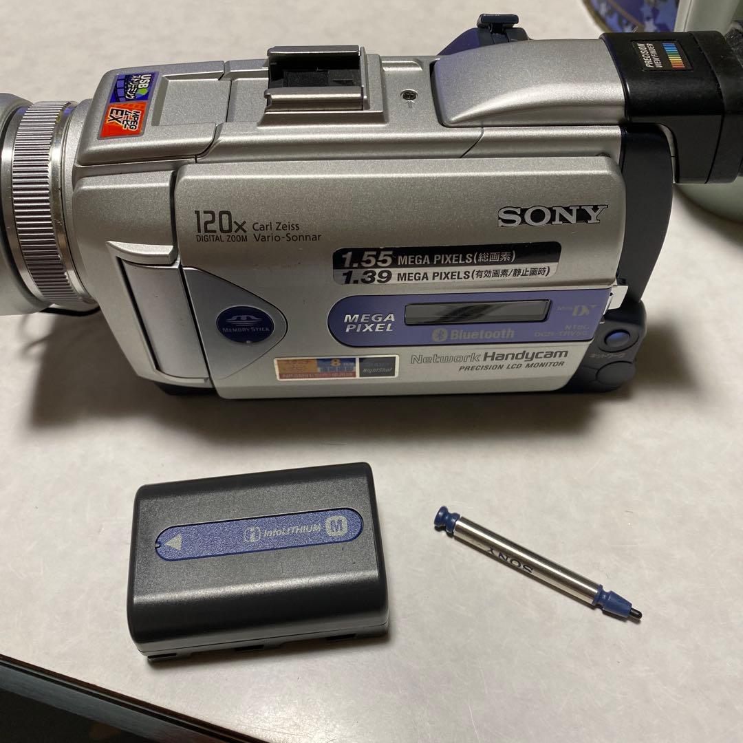 SONY miniDV HANDYCAM DCR-TRV50 ②