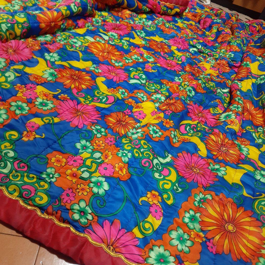 レア‼️ビンテージ　レトロポップ　花柄&蝶々　リバーシブル　こたつかけ　マット他