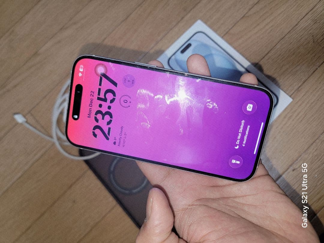 Apple iPhone 15ブルー箱充電器　カバーセットケース