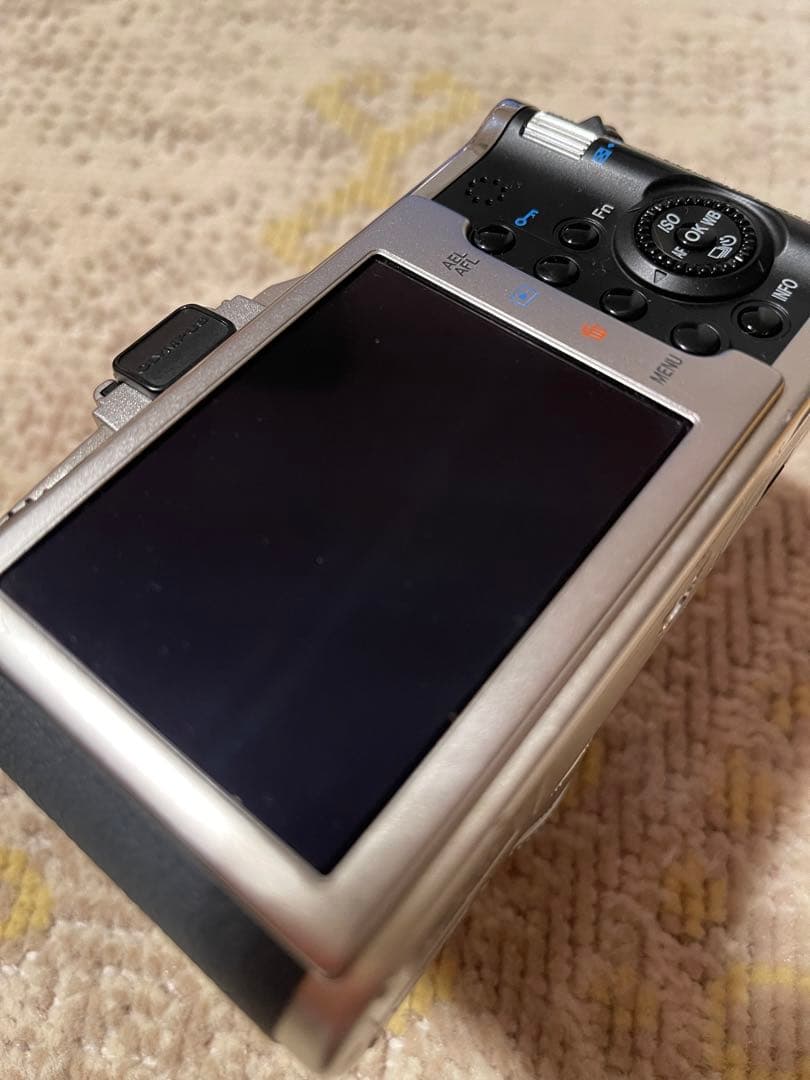 オリンパス OLYMPUS PEN E-P2本体＋レンズ2個＋バッテリー＋充電器