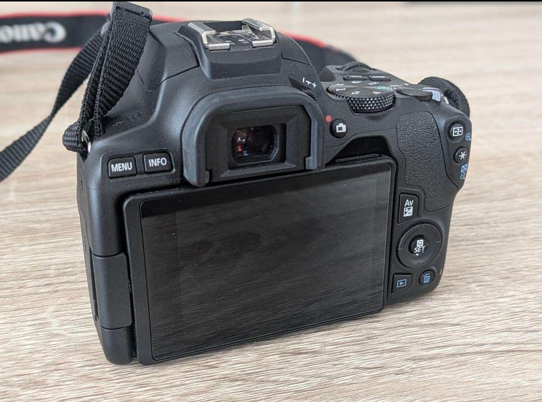 一眼レフカメラ Canon カメラ EOS Kiss X10 レンズ付き