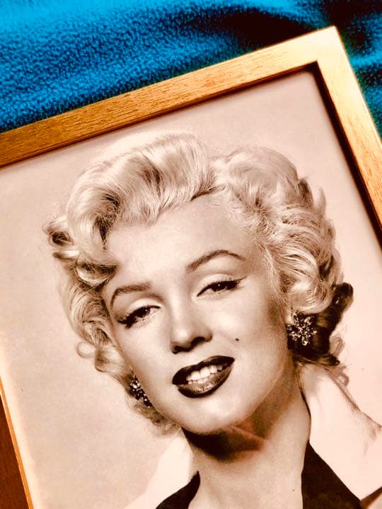 マリリンモンロー＊A-4サイズ額装ゴールド