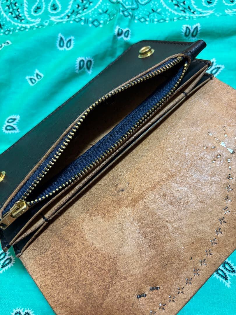 ロングトラッカーウォレット　三層　スタッズ　ハンドメイド　手染め　丘染め