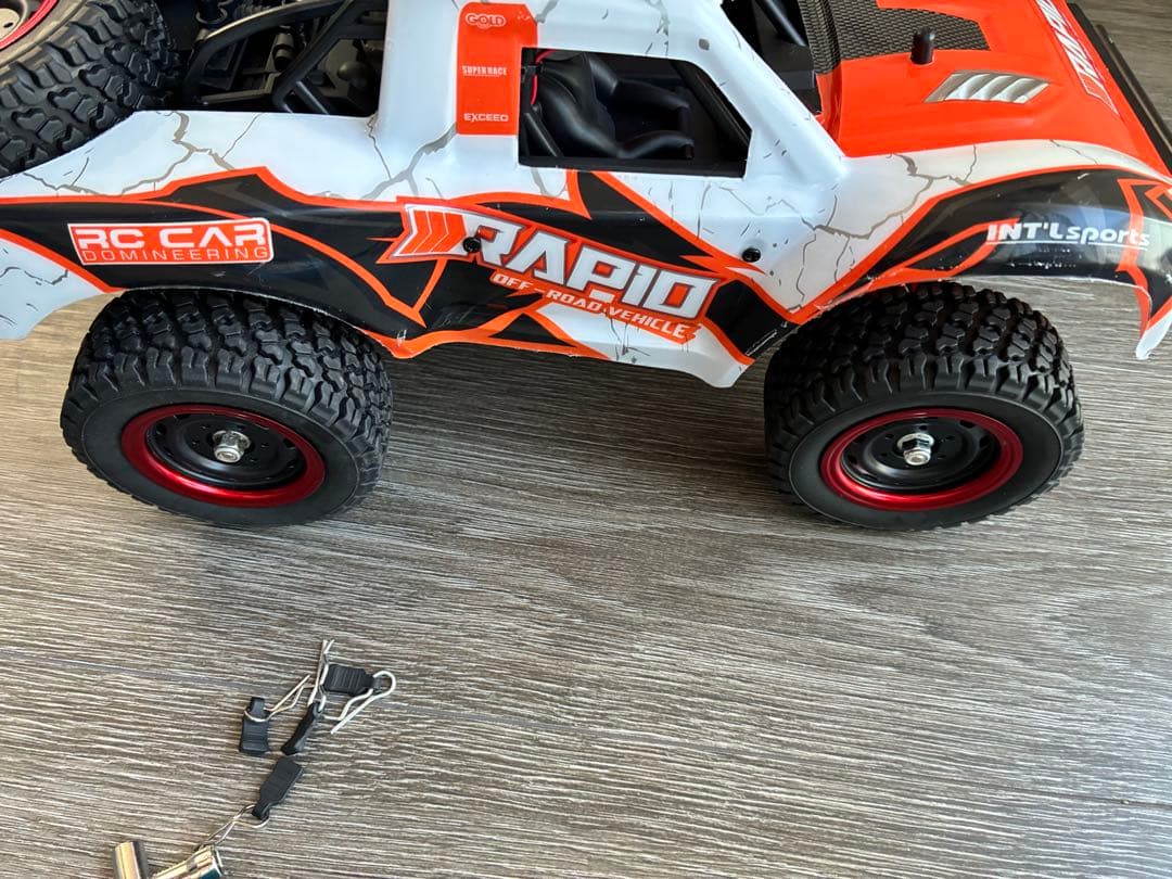 カスタム品 ラジコン　高速　メタルパーツ　バッテリーは一個です