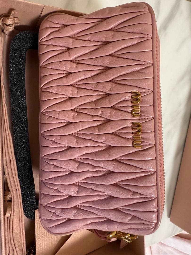 miu miu ショルダーバッグ　売り切り価格