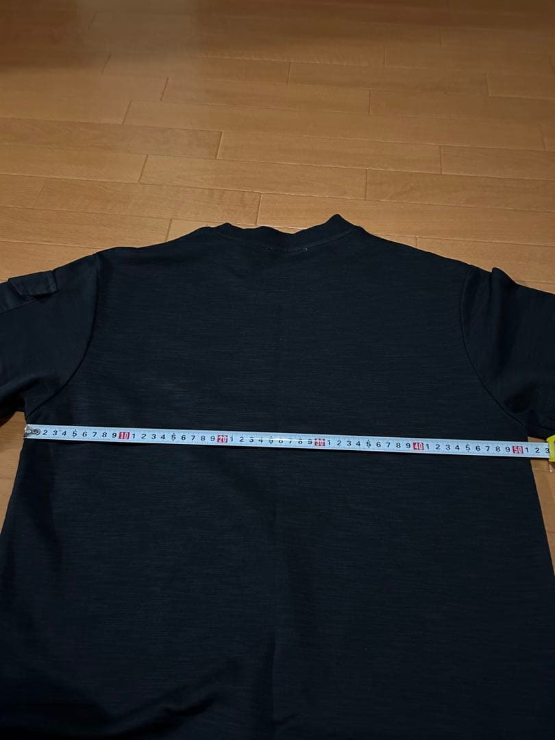 MONCLER ブラック Tシャツ