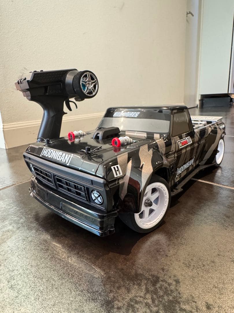 1/10 アソシエイテッド Apex2 Hoonitruck RTR