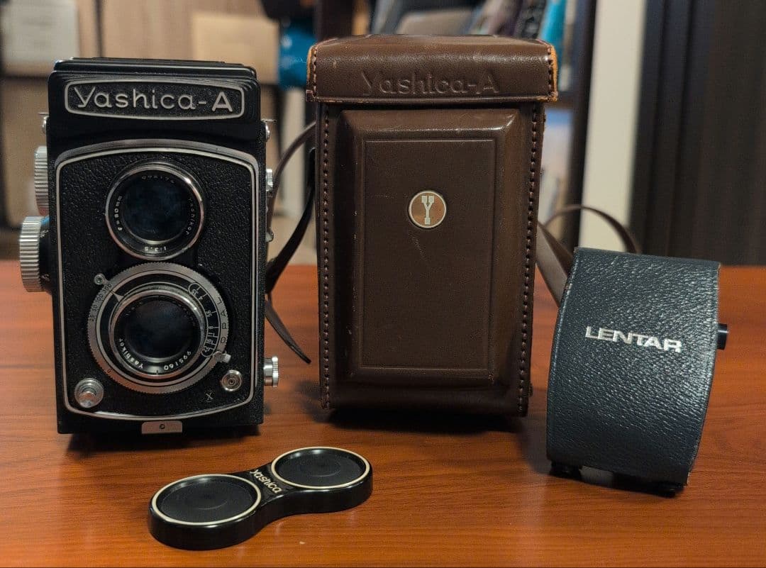 二眼レフカメラ　Yashica-A　ケース付き