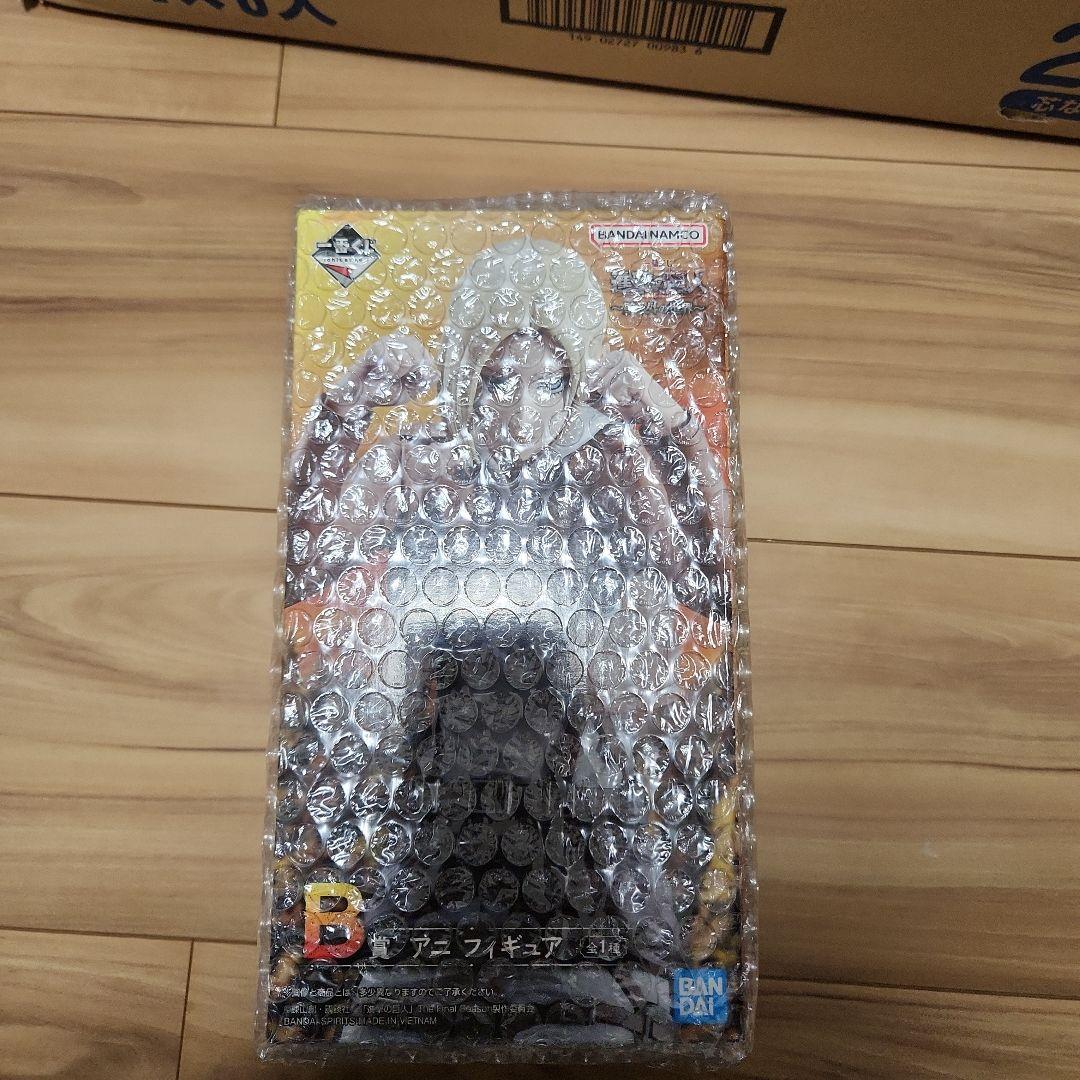 一番くじ 進撃の巨人 壁の外の世界 B賞 アニ フィギュア　新品