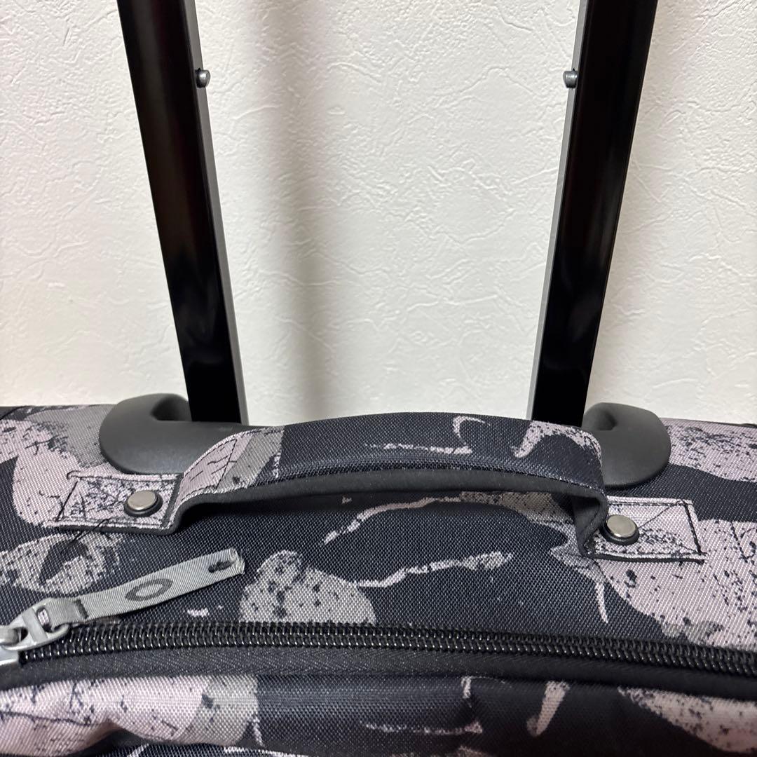 OAKLEY 迷彩柄 キャリーケース