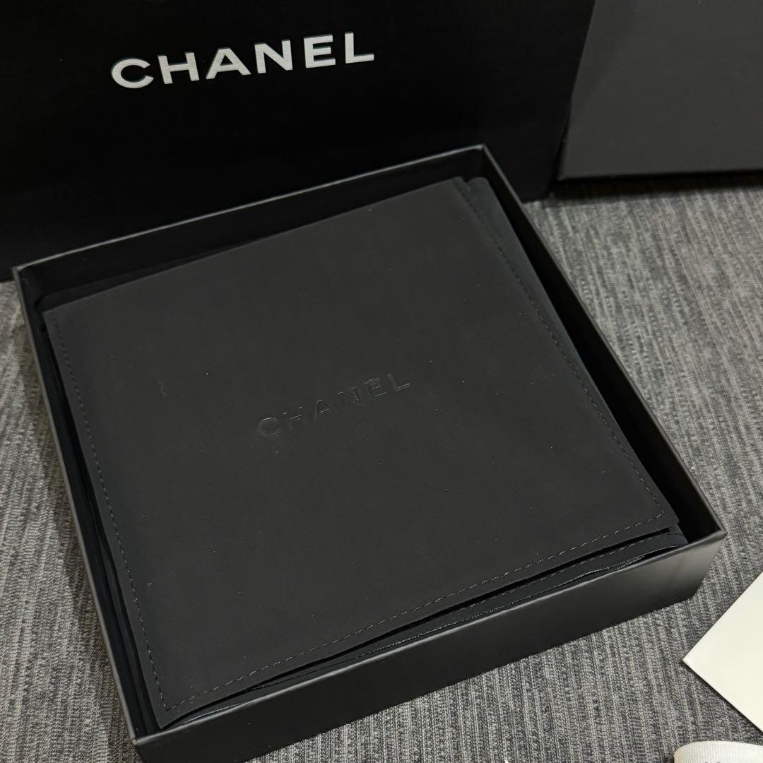 CHANEL ギフトボックス ネックレス用ピアス用空箱のみ　紙袋リボンなし
