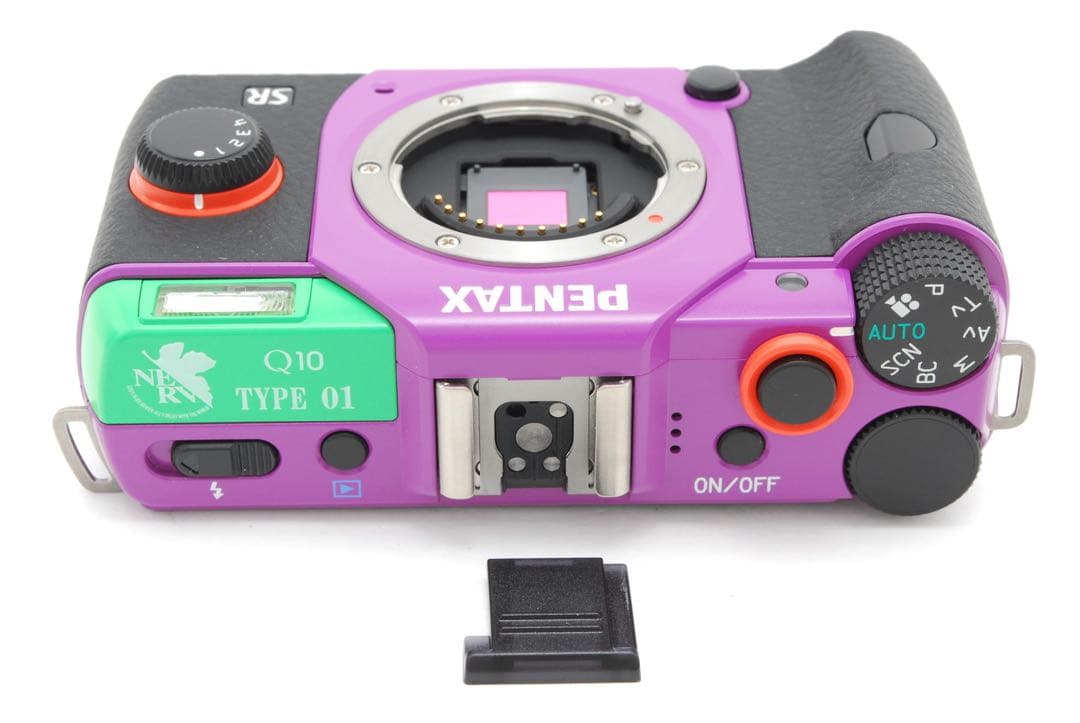 【新品】PENTAX Q10 ミラーレス　デジカメ　カメラ　エヴァ　ペンタックス