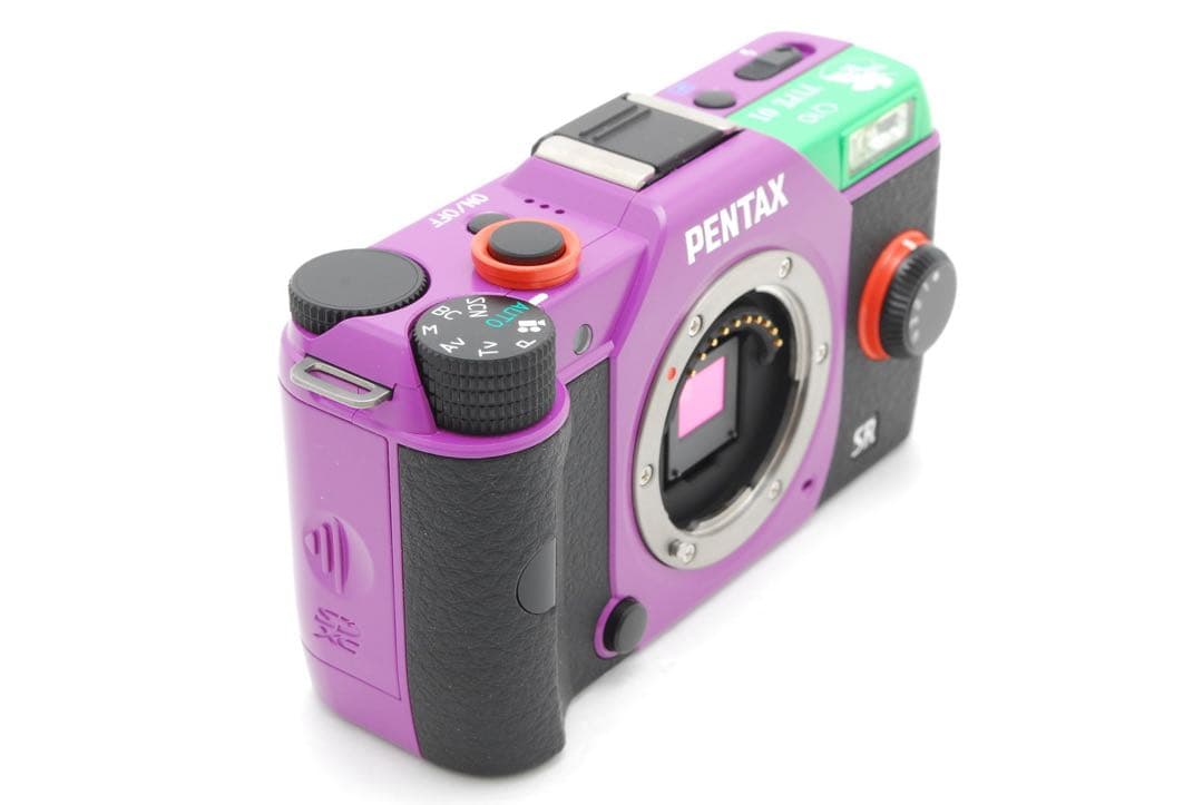 【新品】PENTAX Q10 ミラーレス　デジカメ　カメラ　エヴァ　ペンタックス