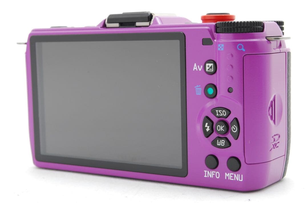 【新品】PENTAX Q10 ミラーレス　デジカメ　カメラ　エヴァ　ペンタックス