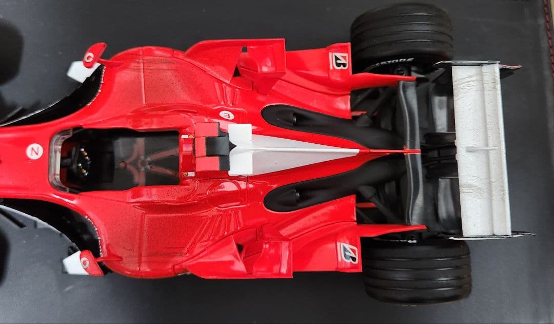 1/18 Hot Wheels Ferrari F2004 シューマッハ #5