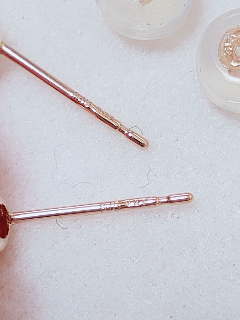 新入荷 未使用品 k18 天然モルガナイト ピアス