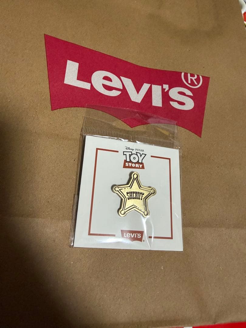 Levi's トイ・ストーリー ピンズ