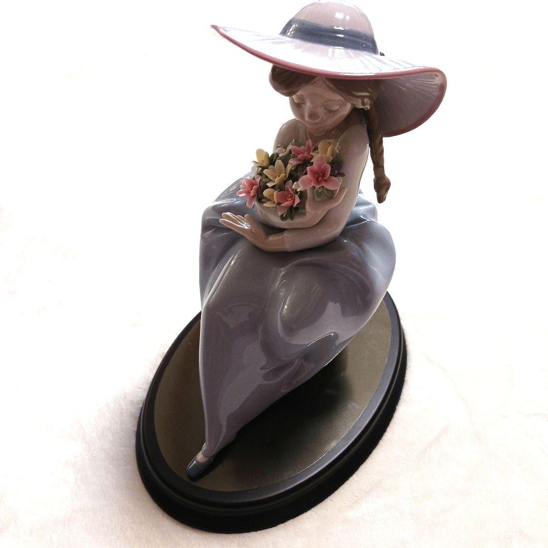 リヤドロ　LIADRO　超美品　陶器製 花の香りにつつまれて　　定価4.5万円