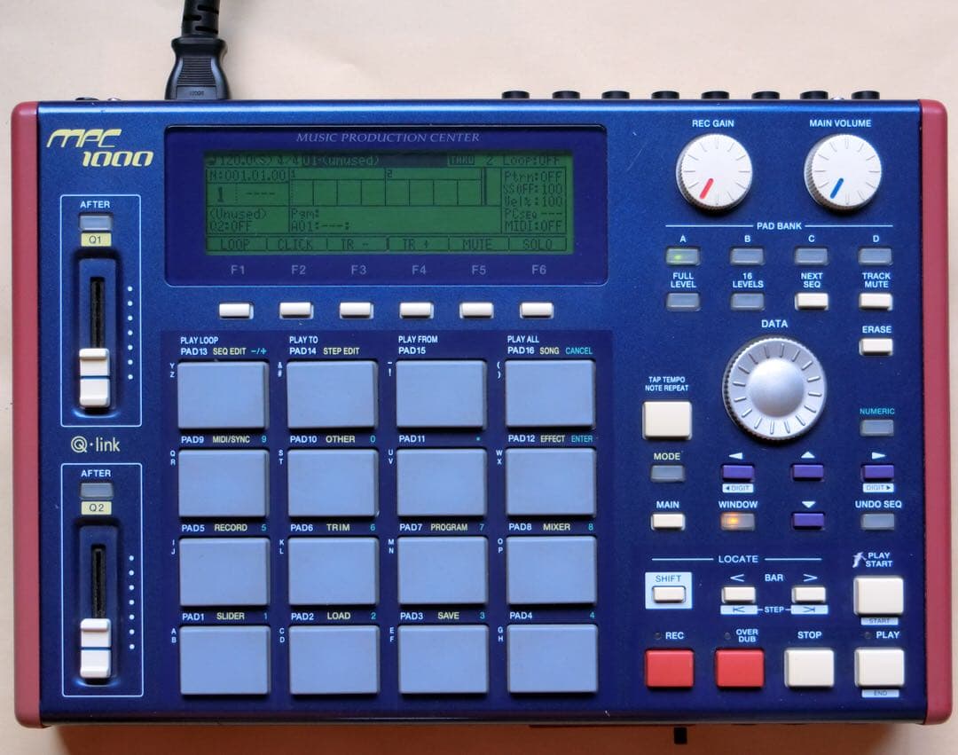 DJ機材 AKAI MPC1000