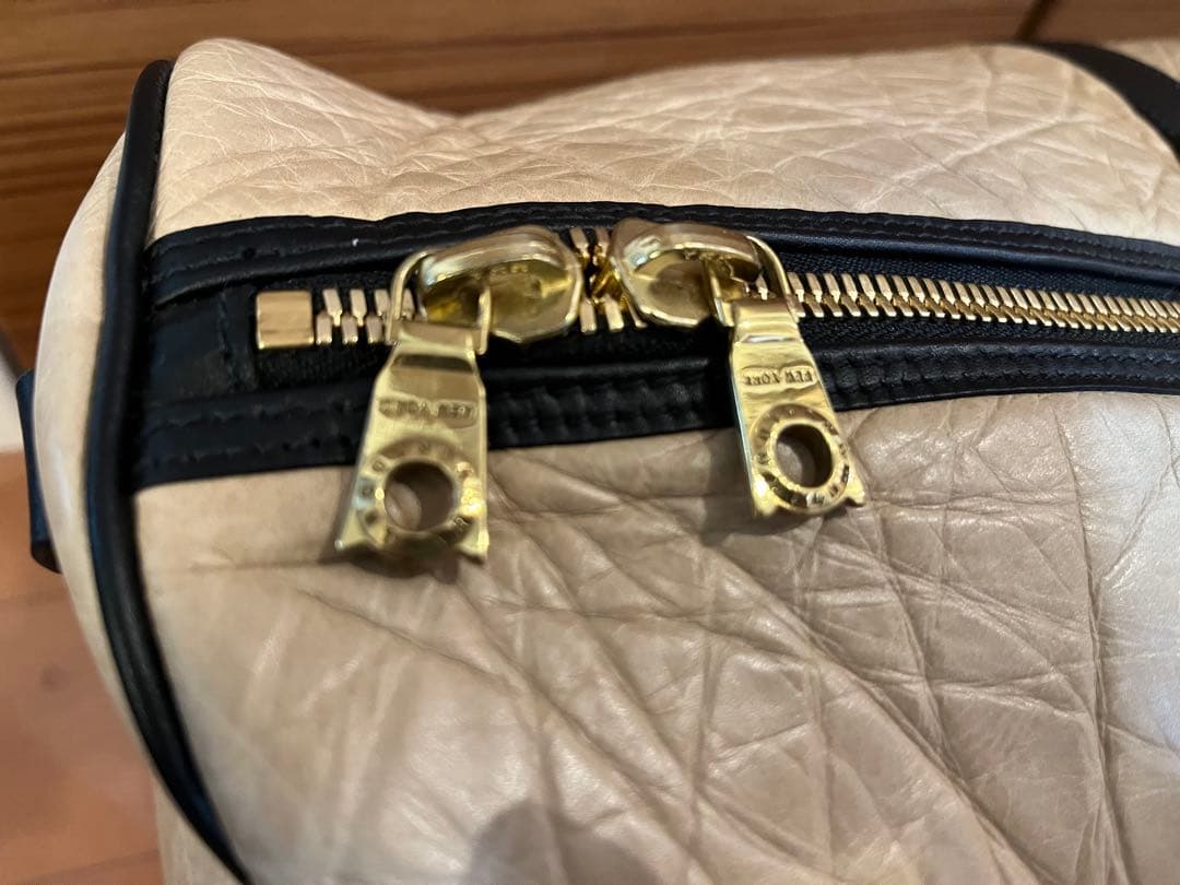 ハンティングワールド　ボストンバック　ゴールドロゴ